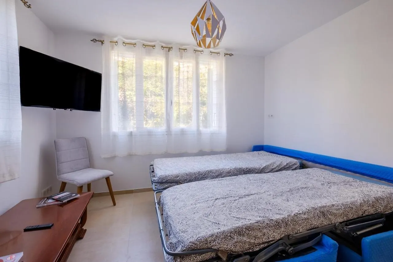 Jolie Maison Luceram Holiday home